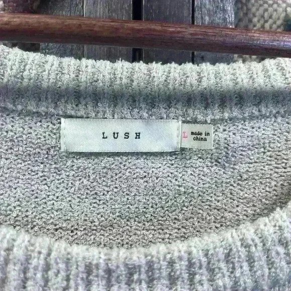 Lush Sweater Tunic Oversized Beige Woman’s Size Large - Picture 3 of 5